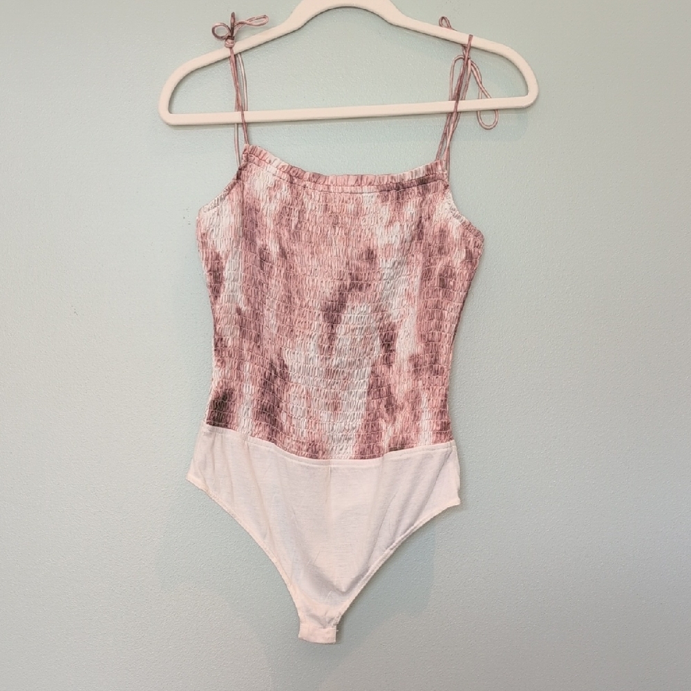 Le Lis Ruched Square Neck Bodysuit